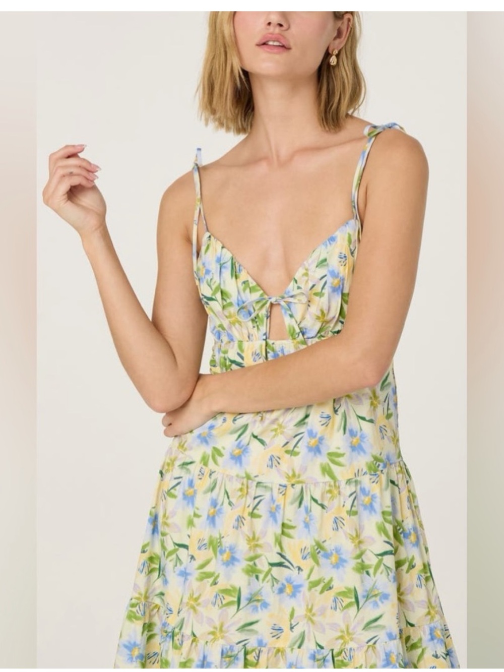 ASTR the label floral Tie Strap Tiered Maxi Dress NEW large - Picture 3 of 14